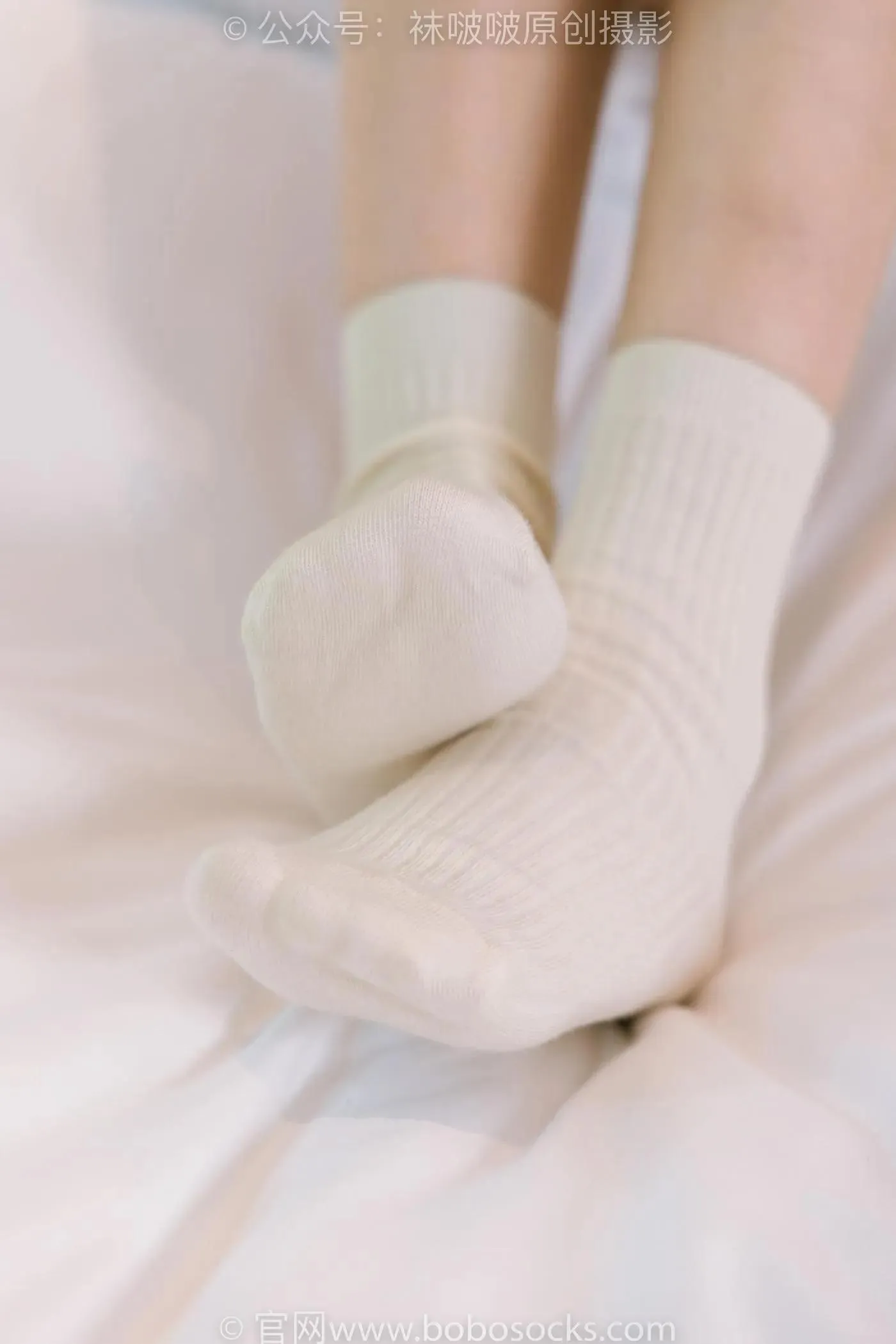 [BoBoSocks袜啵啵]NO.176 小安-运动鞋、白棉袜、裸足 [138P]插图2